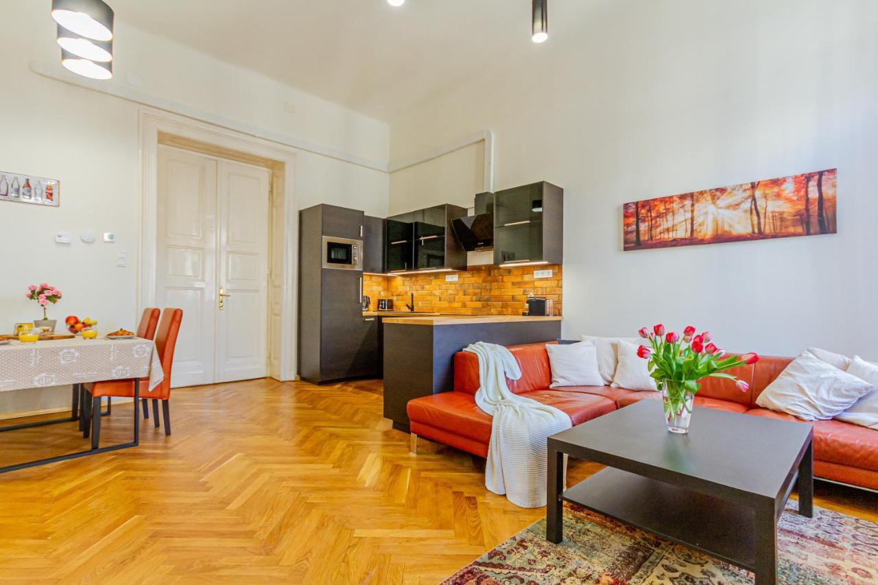 Supercentral Boutique Suite Budapest Exterior photo